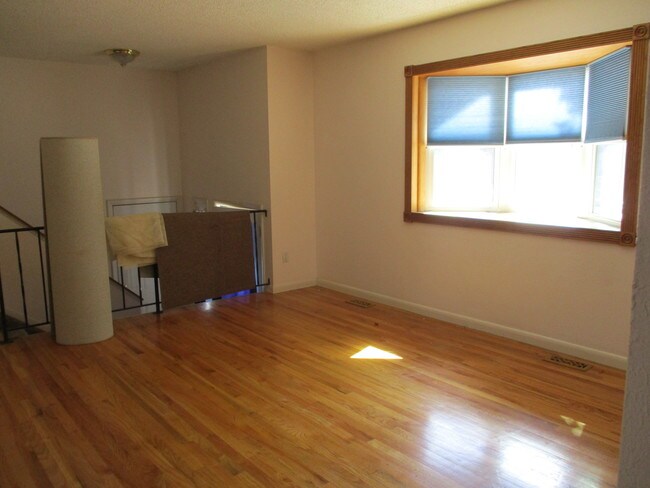 Building Photo - 1006 De La Vista Pl