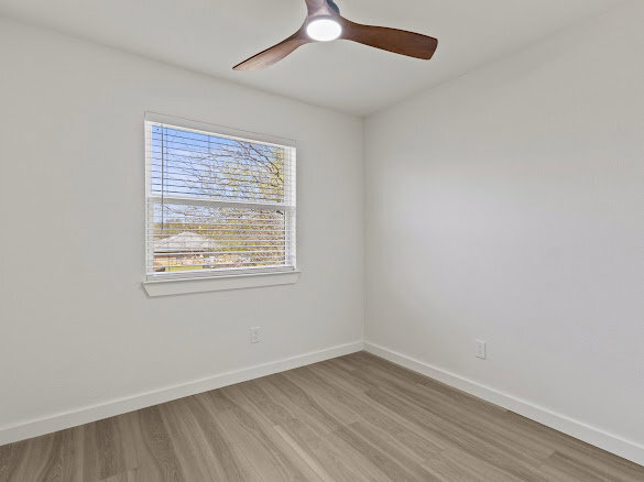 Building Photo - 908 Isbell Rd