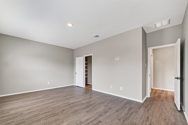 Building Photo - 14529 Lily Plns Dr