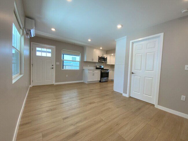 Building Photo - Discover Modern Living in Glendale's Newes...