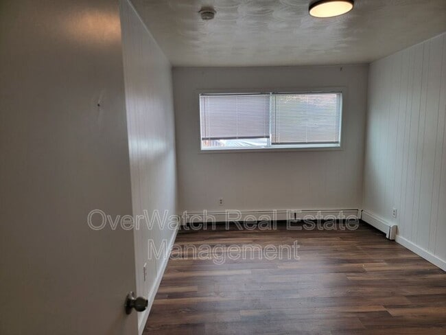 Building Photo - 3925 E 9th Ave