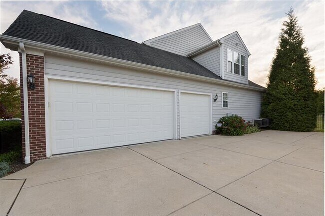 Building Photo - 1403 N Shevlin Ct