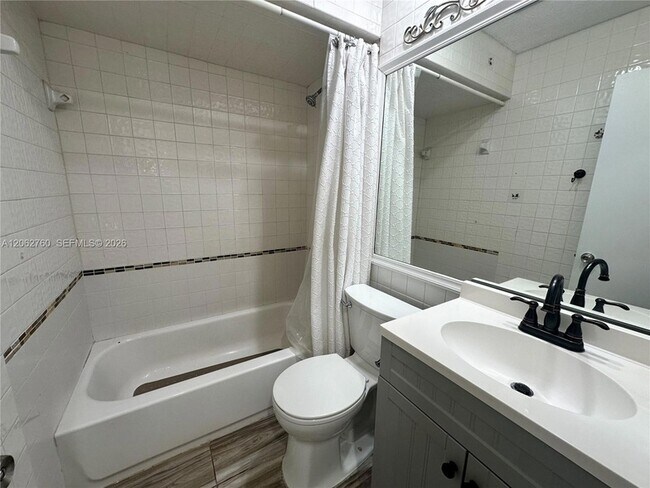 Building Photo - 17843 NW 63rd Ct