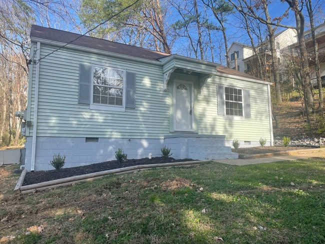 Building Photo - Sylvan