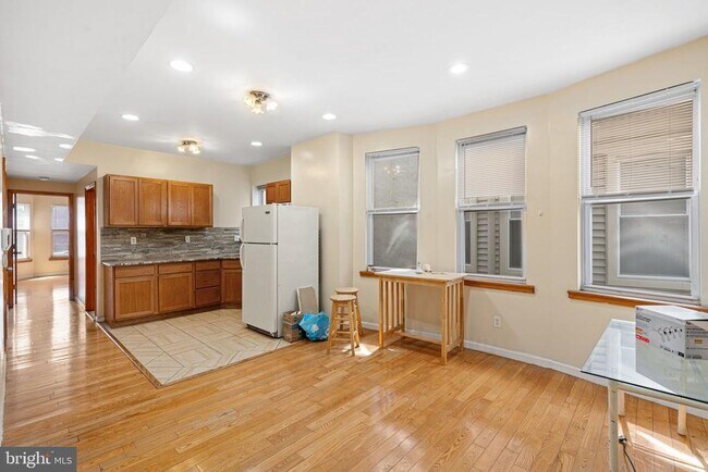 Primary Photo - 1235 W Allegheny Ave