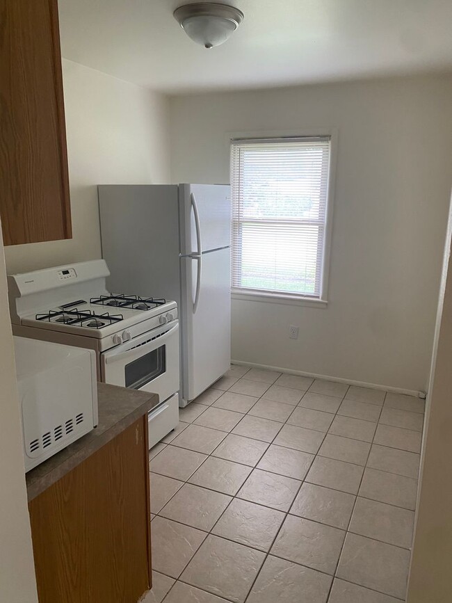 Interior Photo - Airport Apartments