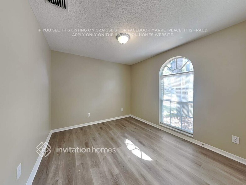 Building Photo - 4709 Rockingchair Dr