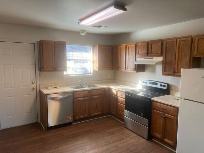 Building Photo - 350 S Davis St