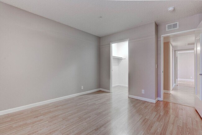 Building Photo - 3151 N Soaring Gulls Dr