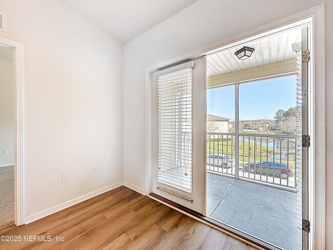 Building Photo - 218 Larkin Pl