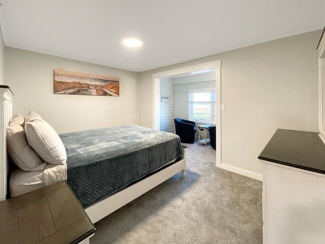 Building Photo - WINTER RENTAL 1 BED 1 BATH CONDO OCEAN AND...