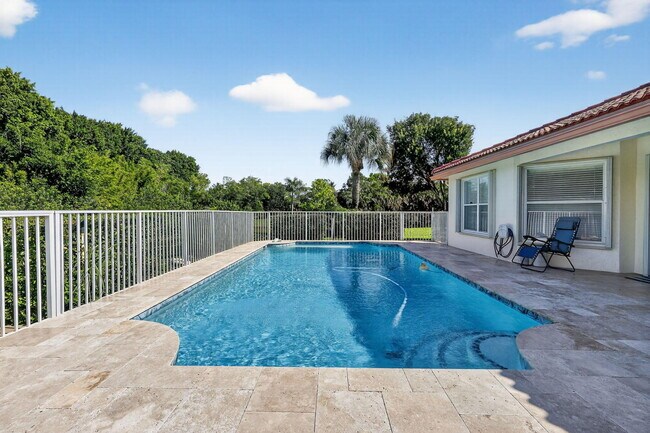 Building Photo - 1520 S Club Dr