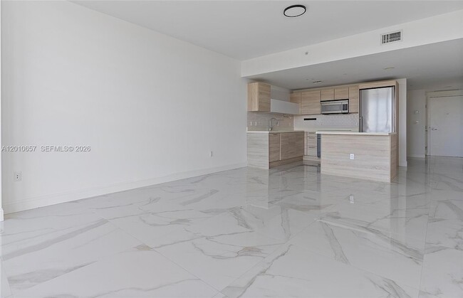 Building Photo - 16385 Biscayne Blvd