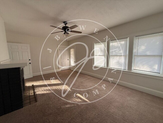 Building Photo - 316 Morrison Dr