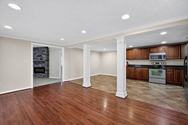 Building Photo - 2225 Pinefield Way