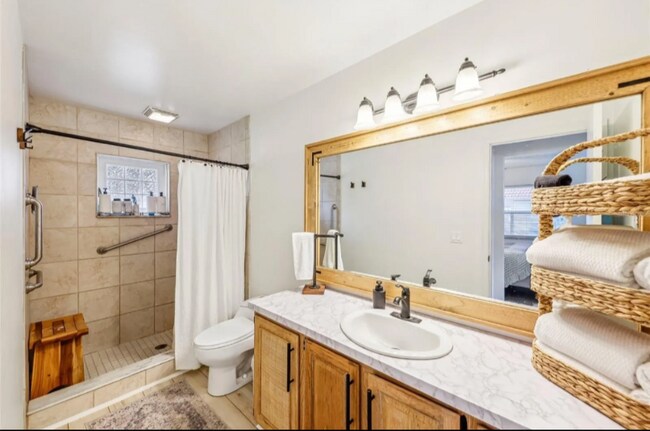 Building Photo - 3420 Lake Harney Cir