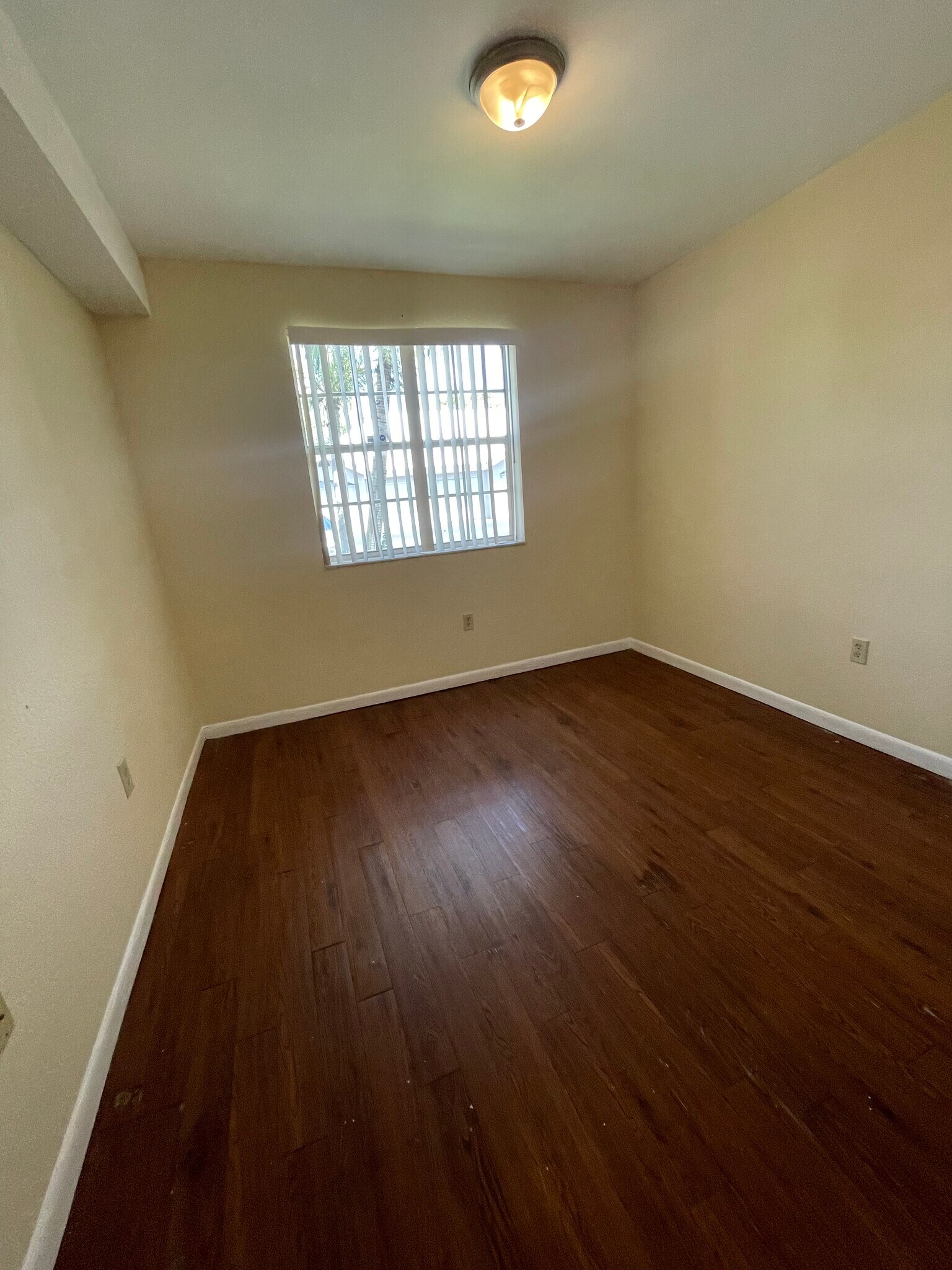 Building Photo - 2881 N Oakland Forest Dr