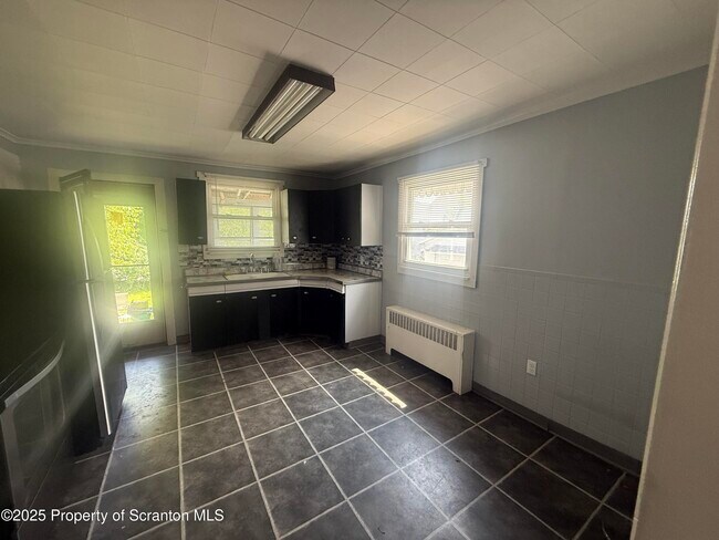 Building Photo - 1116 Eynon St
