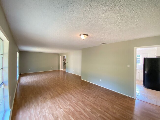 Building Photo - 410 Cordell St