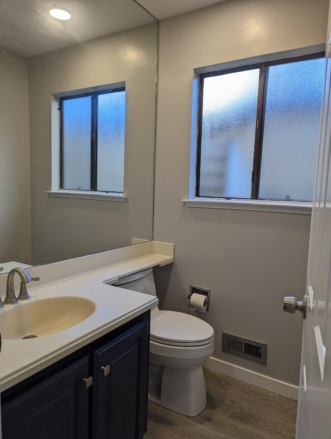 Building Photo - 6525 Idlewild Ct