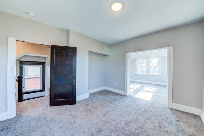 Building Photo - 426 Edgemont St