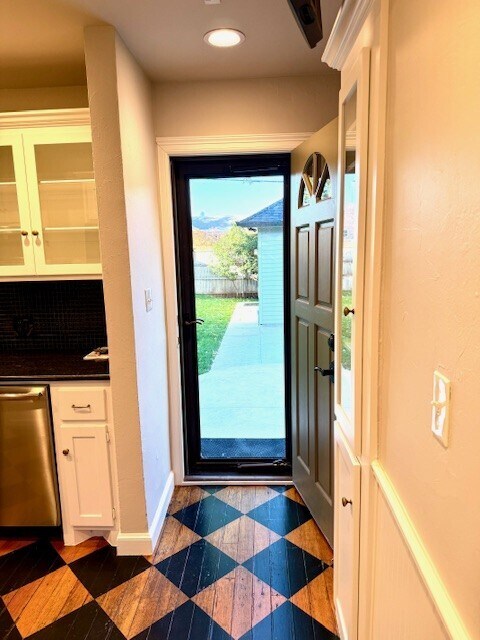 Building Photo - 709 NW 42nd St