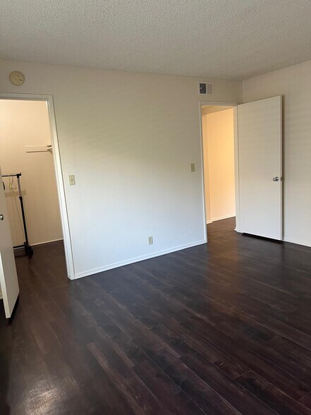 Building Photo - 507 S Orange Ave