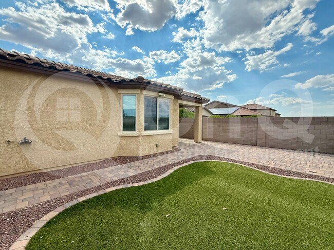 Building Photo - 7991 S Dolphin Way
