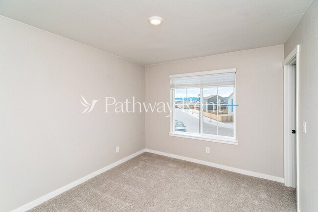 Building Photo - 9351 Yampa St