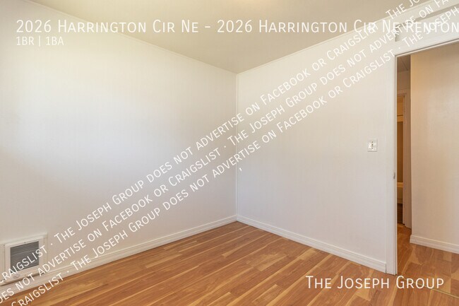 Building Photo - 2026 Harrington Cir NE
