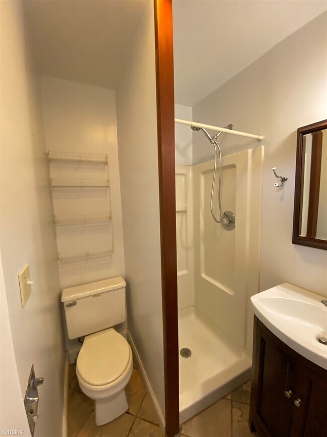 Building Photo - 6 br, 3 bath House - 1328 Forest Court