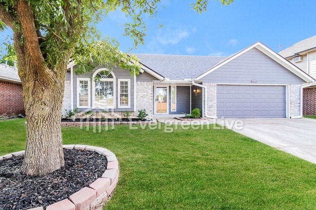 Building Photo - 2020 Sunflower St