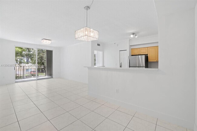 Building Photo - 6831 SW 44th St