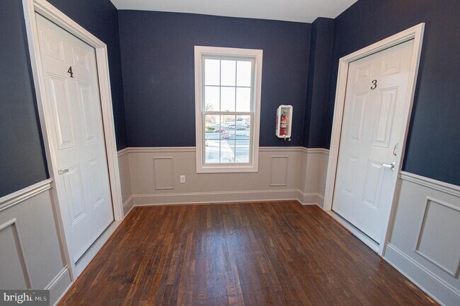 Building Photo - 106 Colonial Ct