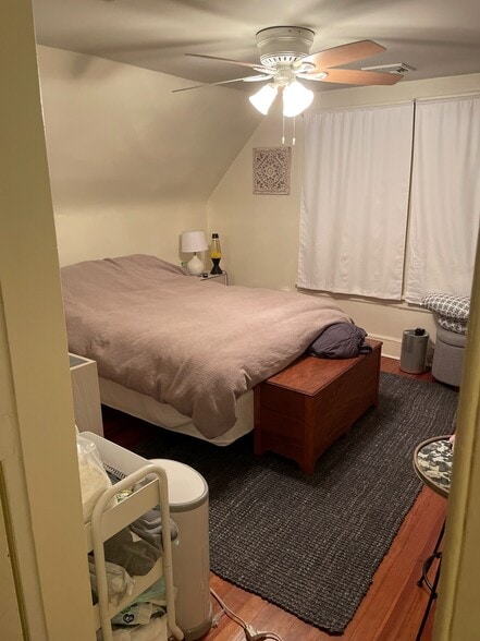 Bedroom - 47 Nichols Ave