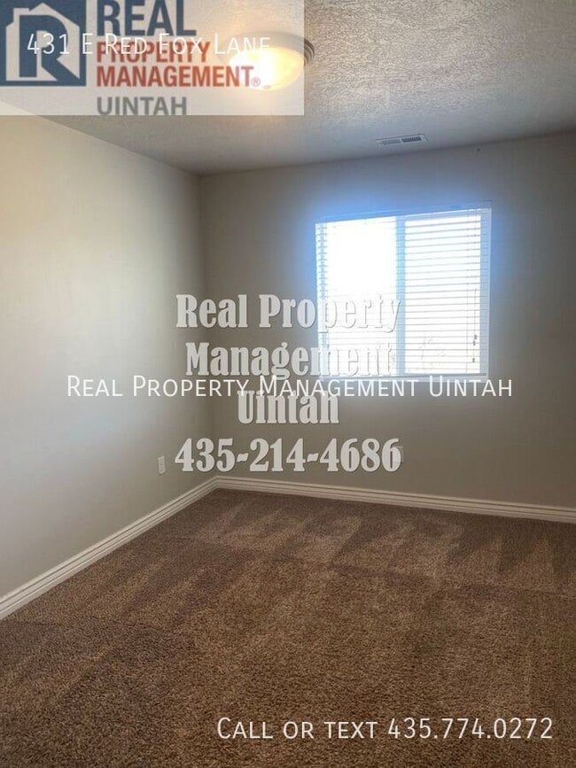 Building Photo - 431 E Red Fox Ln