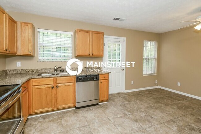 Building Photo - 3 Bedroom Pet-Friendly Home in Decatur, GA with Main Street Renewal