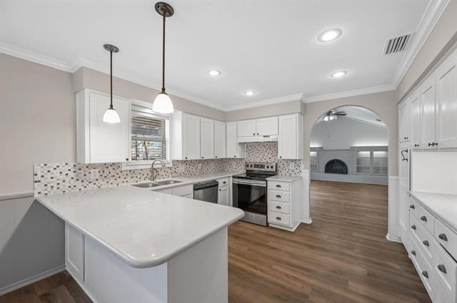 Building Photo - 660 Springhill Dr