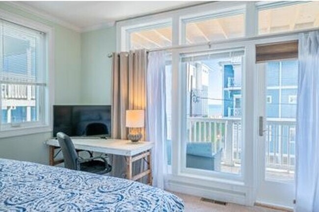 Building Photo - BEAUTFUL FURNISHED WINTER GETAWAY