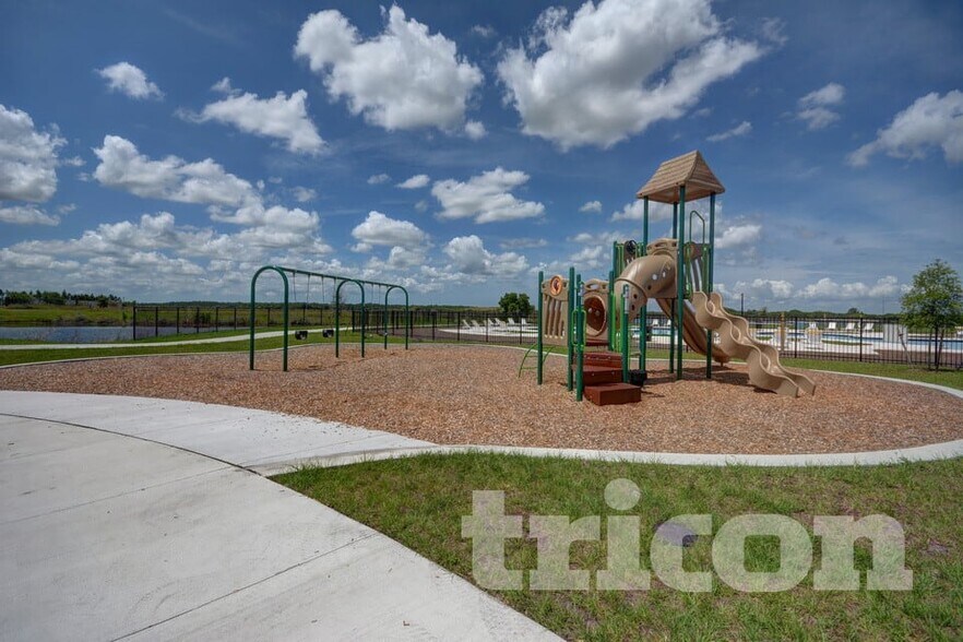 Building Photo - 9654 Sage Creek Dr