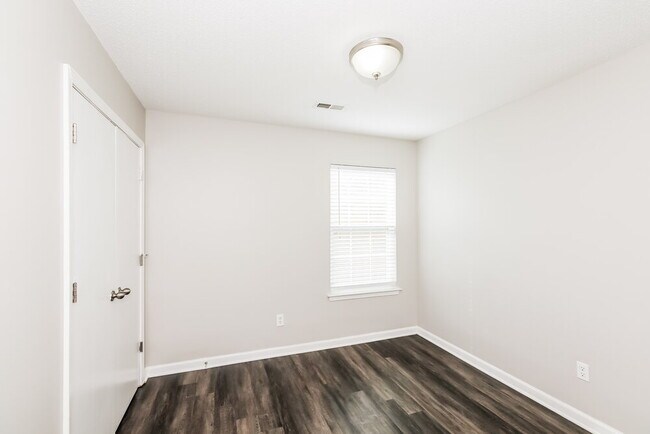 Building Photo - 11604 Stewarts Crossing Dr