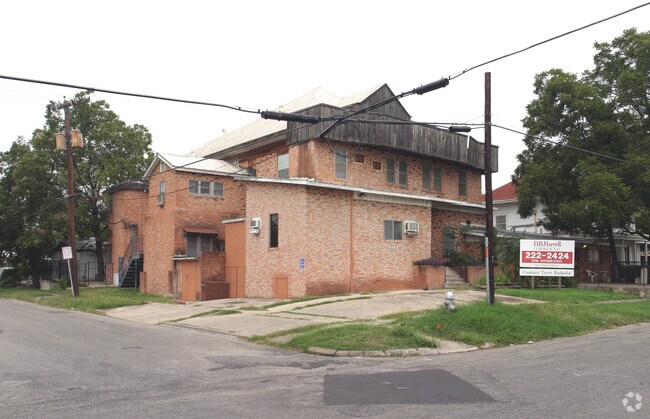 Building Photo - 225 W Laurel St