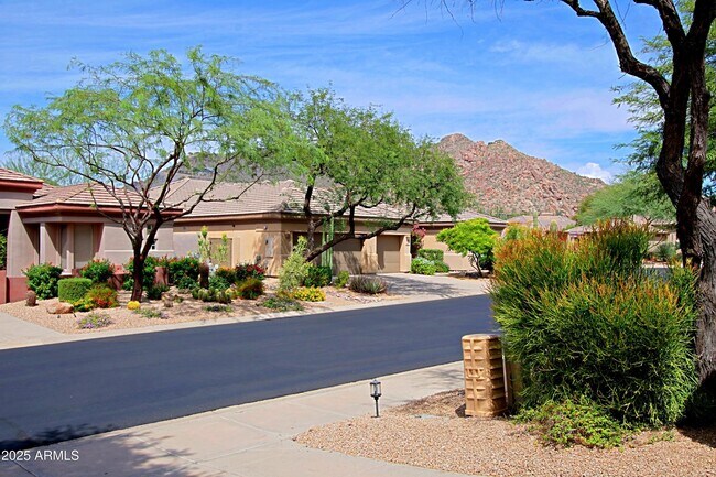 Building Photo - 6879 E Amber Sun Dr