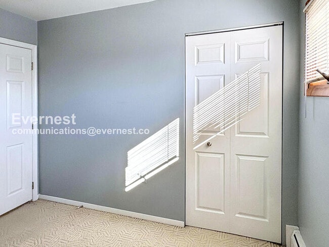 Building Photo - 123 Thomas Rd