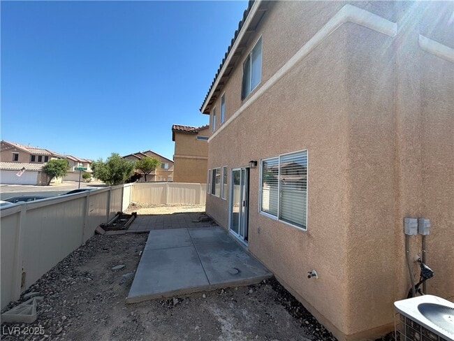 Building Photo - 933 Monte De Oro Ave