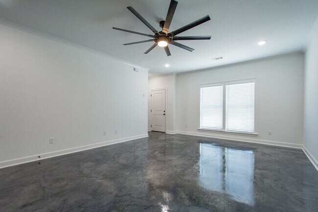 Building Photo - Available January