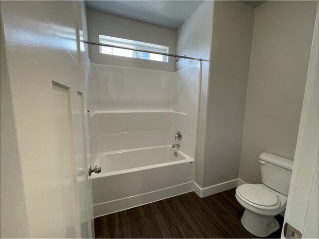 Building Photo - 732 N 380 W