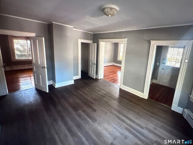 Building Photo - 10 Fleming St