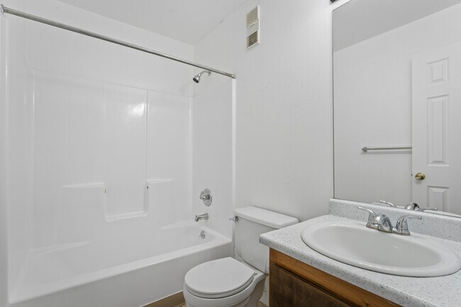 2br bathroom - Elder Square Apartments