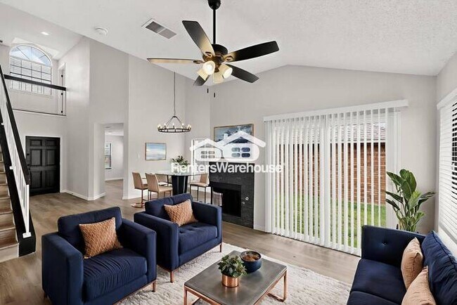 Building Photo - MOVE IN READY - 3BED/2.5BATH - CARROLLTON ...